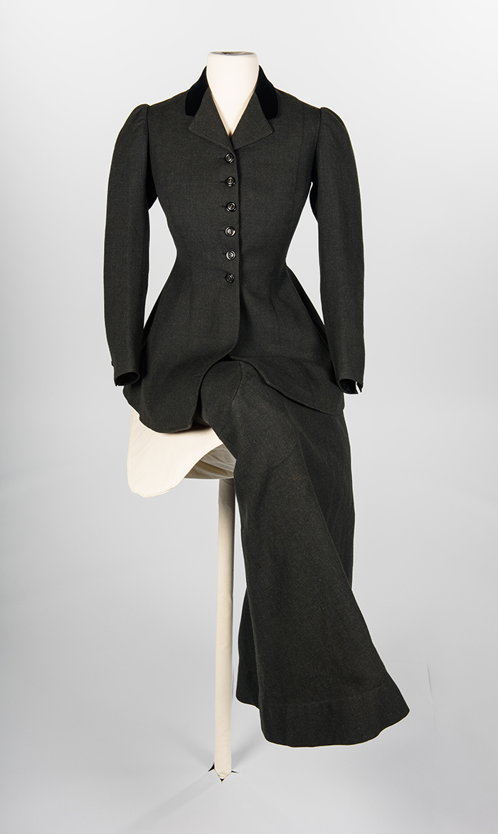 Image of Black broadcloth sidesaddle riding habit, 1907